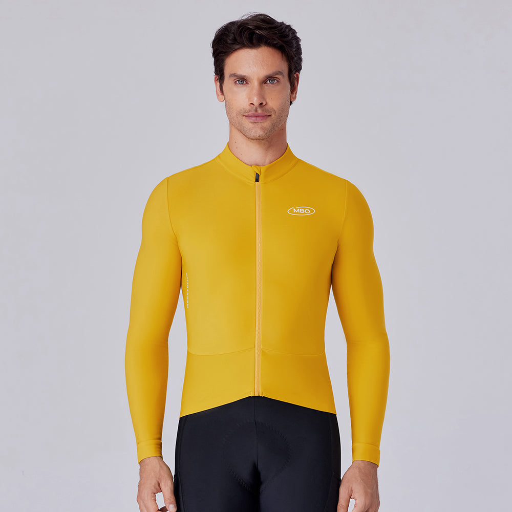 When you’re buying a winter thermal cycling jersey should it fit snug like a normal jersey？